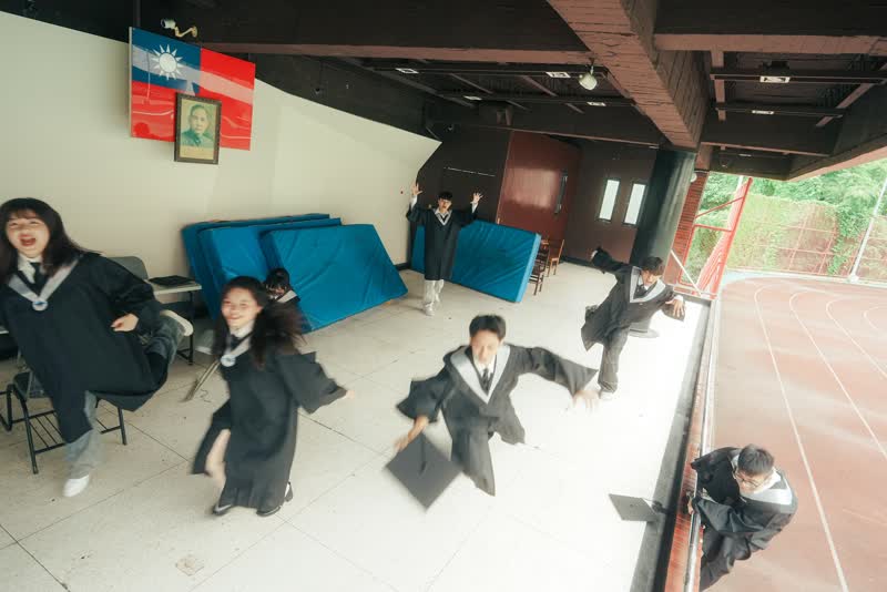 銘傳 學士服形象照 4